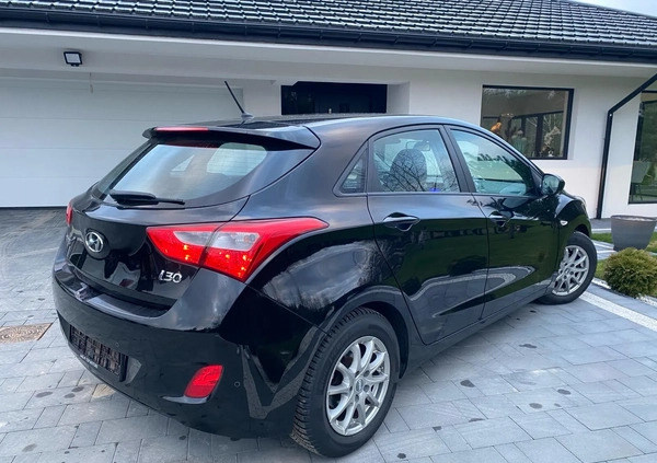 Hyundai I30 cena 33900 przebieg: 150000, rok produkcji 2013 z Radzymin małe 172